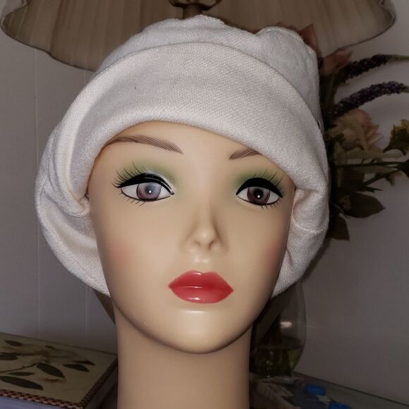 Lands End ivory roll brim hat - Picture 1 of 6